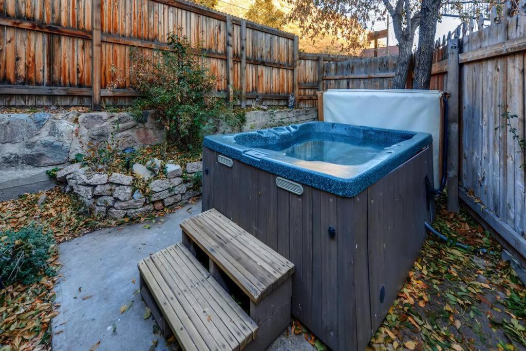 موريسون Cliff House Lodge And Hot Tub Cottages المظهر الخارجي الصورة