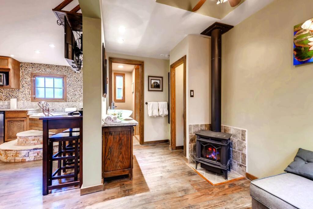 موريسون Cliff House Lodge And Hot Tub Cottages المظهر الخارجي الصورة