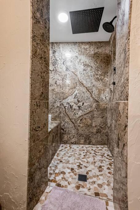 موريسون Cliff House Lodge And Hot Tub Cottages المظهر الخارجي الصورة